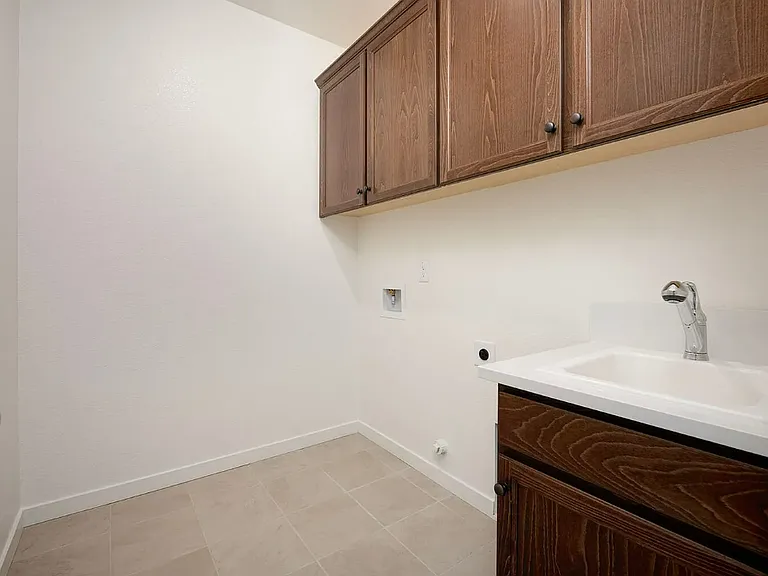 laundry room tilly_08102026