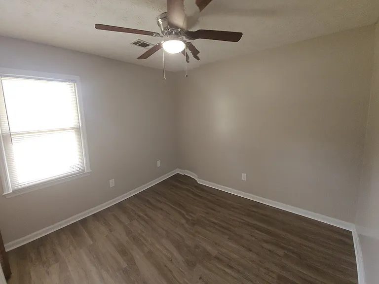 5727 Lexington Dr — Photo 40