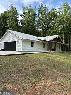 2nd image of 40 Robertson Rd