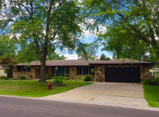 9228 S 85th Ct, Hickory Hills, IL