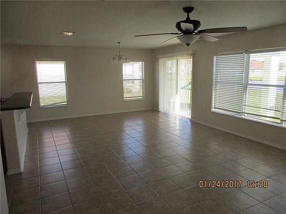 4th image of 3413 Waterfront Dr