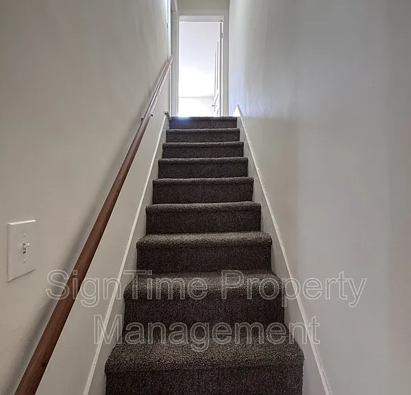 627 N Mulberry St — Photo 17