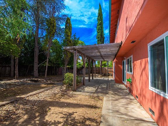 5th image of 3207 Pelham Court
