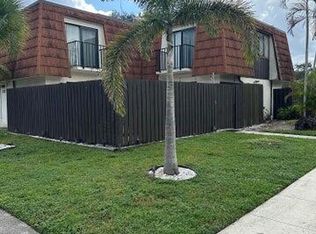 2201 White Pine Cir APT B, Greenacres, FL 33415