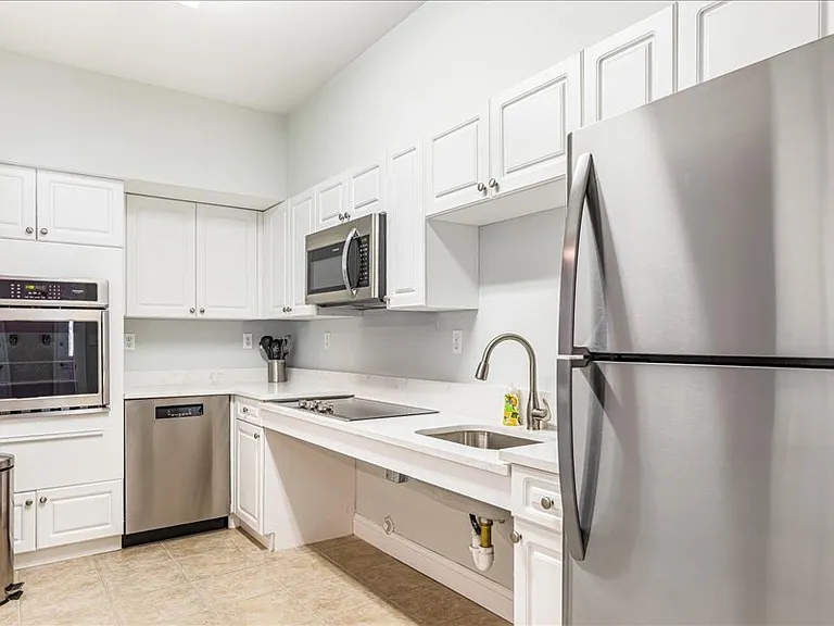 North Pointe Apartments — Photo 47