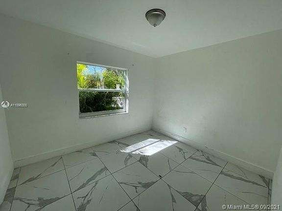 4th image of 17101 NE 22nd Ave #17101