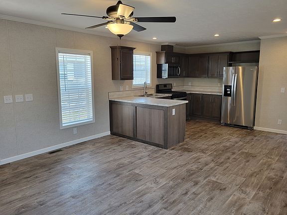 4th image of 38000 Le Chateau Blvd #570