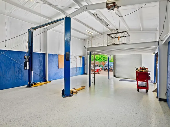 78 Lincolnshire Cir, Bedford, TX 76021