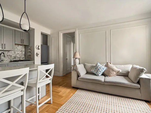 87 Barrow St APT 6H, New York, NY 10014