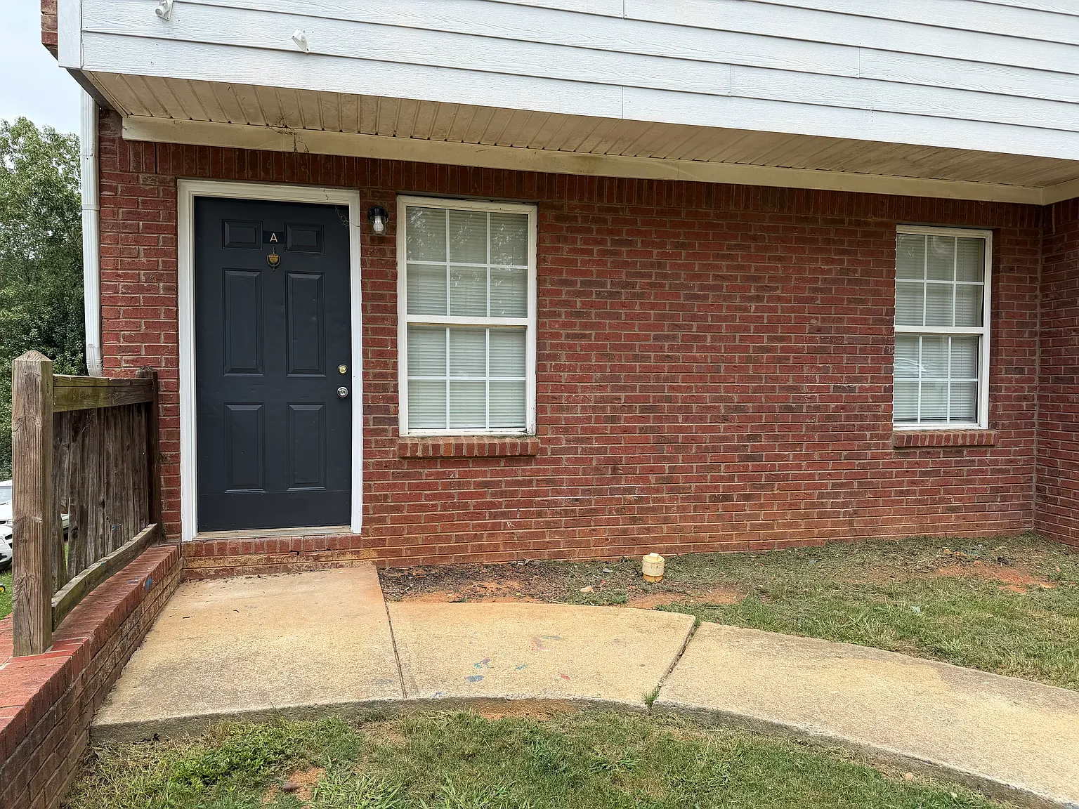 3 bed, 2.5 bath, 1300 sqft, $1,675 — Photo 2