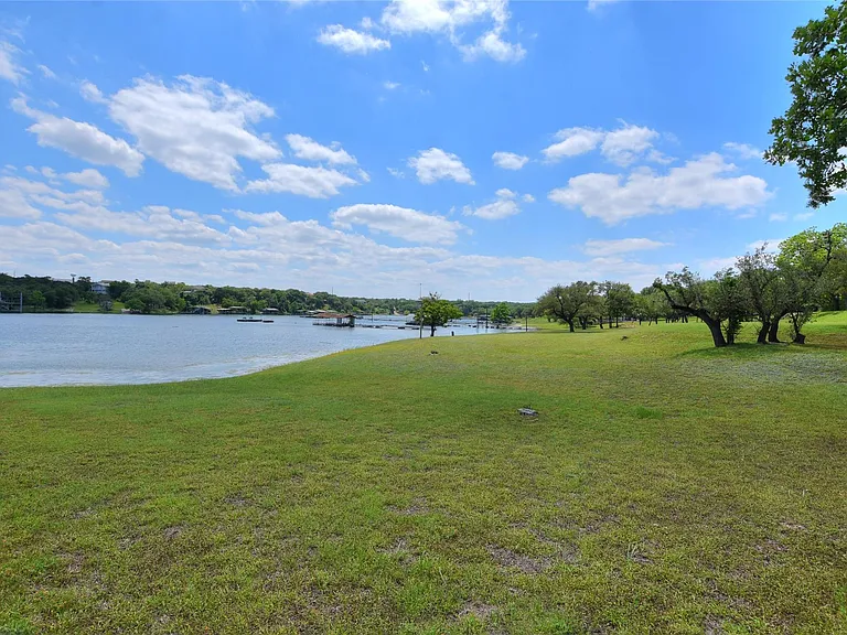 16013 Edwards Dr — Photo 25