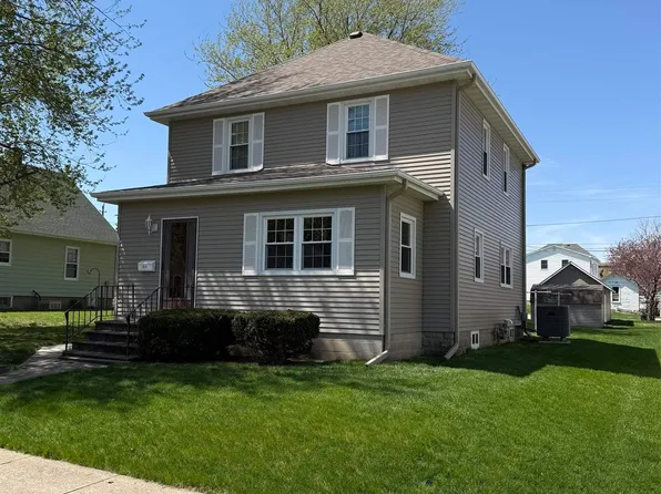 108 S Walnut St, Carroll, IA 51401