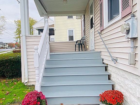 3rd image of 36 Saratoga Ave