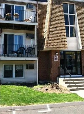2nd image of 80 Damon Rd APT 3206