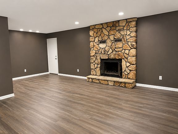 4th image of 2405 Whitechapel Dr