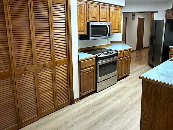 5th image of 2829 Dolphin Dr