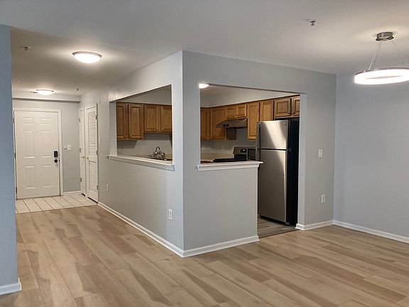 Entrance, kitchen and dining room