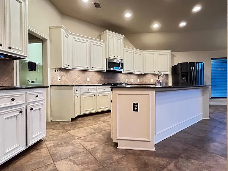 27926 Barberry Banks Ln — Photo 9