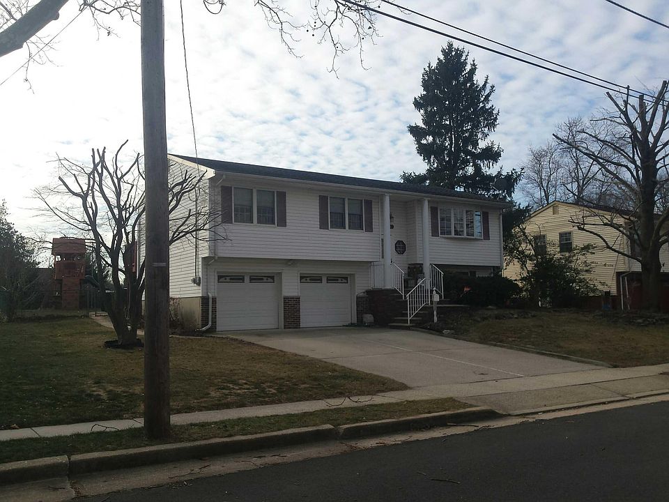 2nd image of 14 Colin Dr