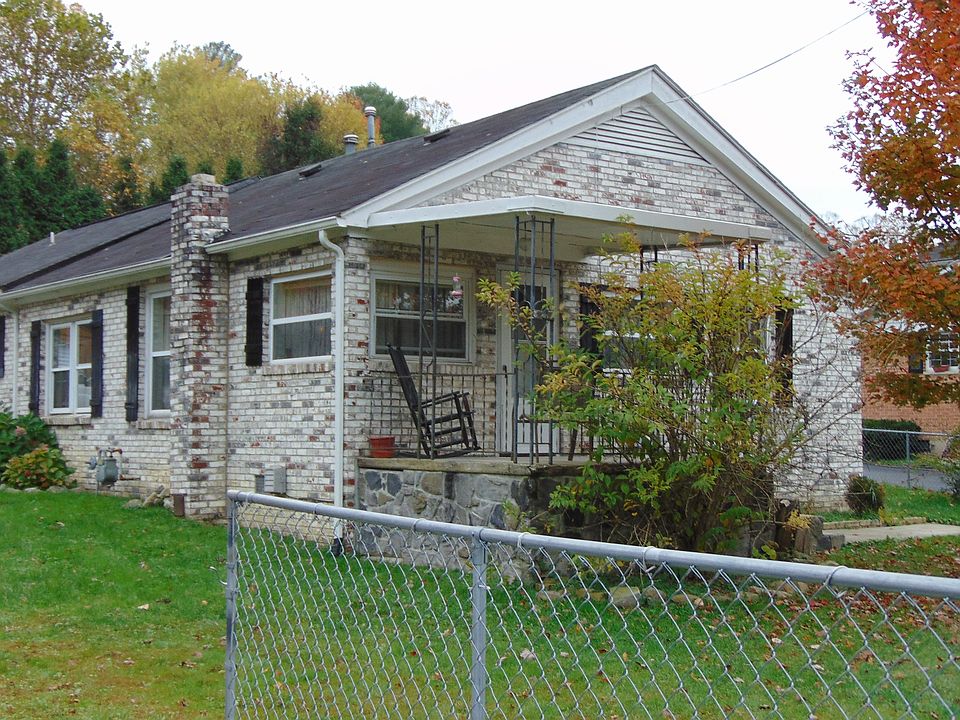 1st image of 105 4th St