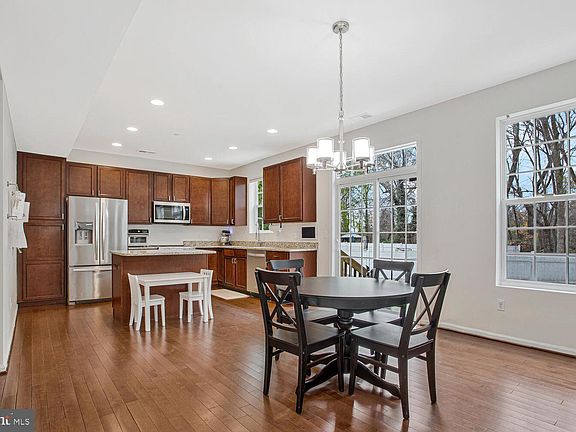 4th image of 703 Trapper Way