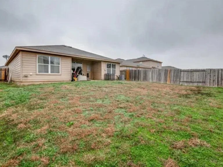 701 Lazy Crest Dr — Photo 25