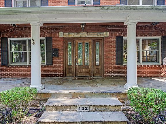 4th image of 123 Lonsdale Ave