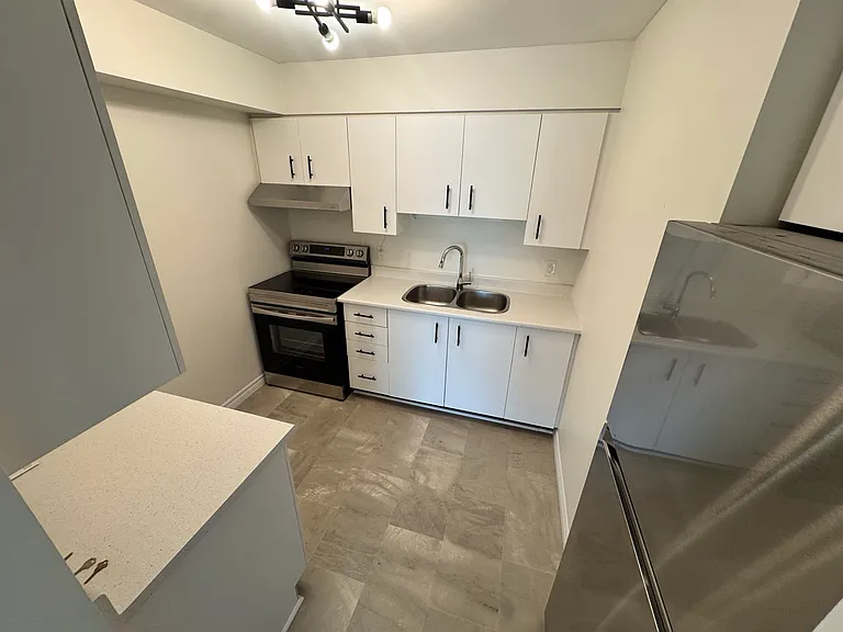 316 Kingsdale Ave — Photo 8