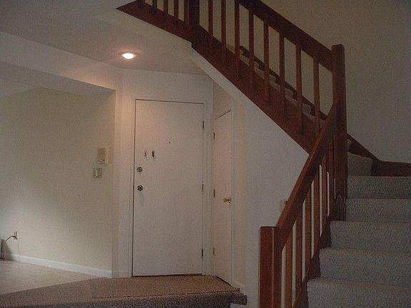 3rd image of 118 Tall Oaks Dr Unit C