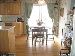 4th image of 2593 Seabury Dr