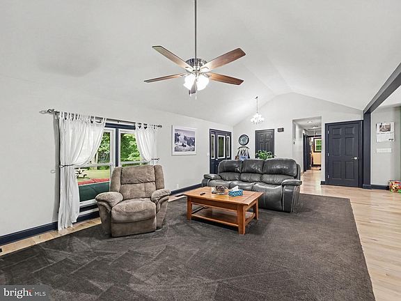 4th image of 13480 Spruce Dr