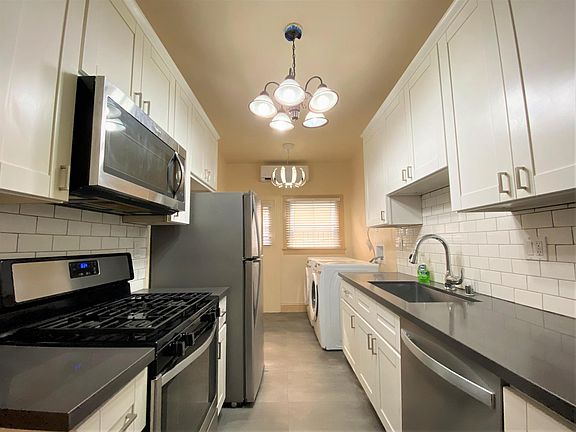 5th image of 212 S Kenmore Ave APT 1