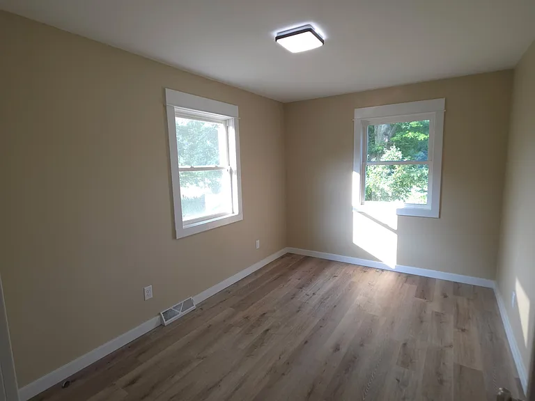 4231 S Johnson Rd — Photo 7