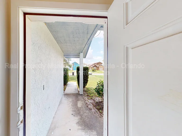 10025 Creekwater Blvd — Photo 26