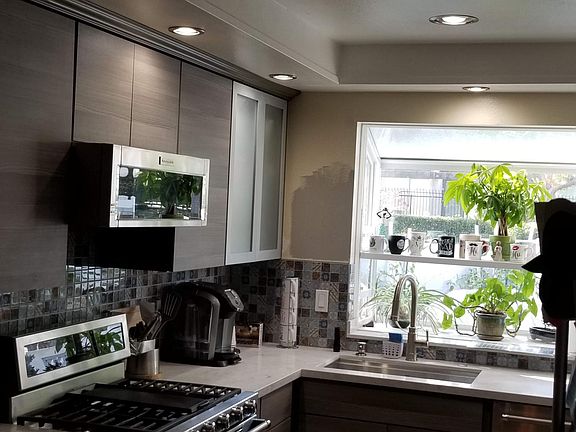 2nd image of 900 W Sierra Madre Ave APT 98