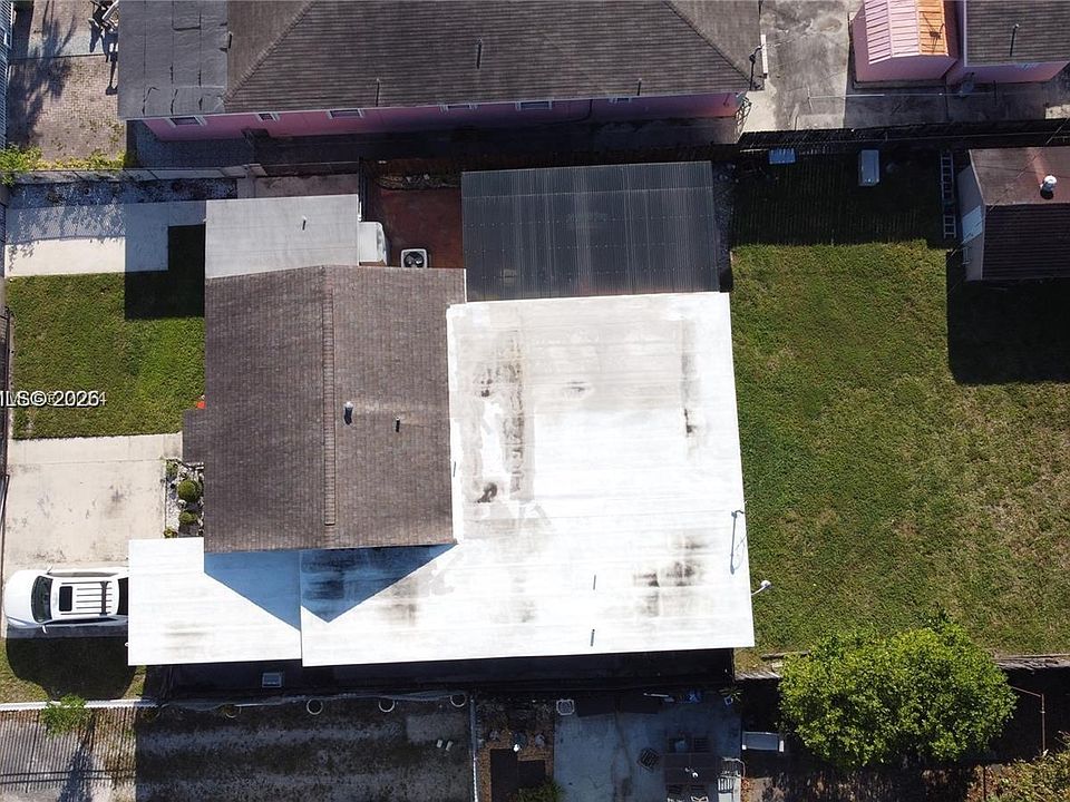 2nd image of 848 E 24th St