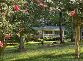 609 Canterbury Rd, Sanford, NC 27330