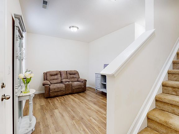 5th image of 5030 Tealwood Dr