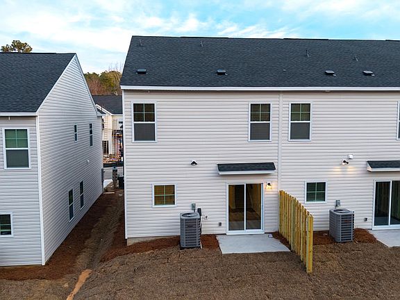 3rd image of 2045 Armada Rd