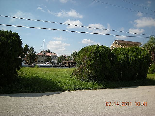 1st image of 1706 SE 12th Ct