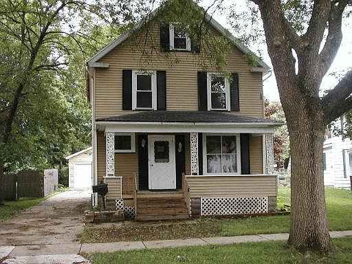 1st image of 629 W Grand Ave