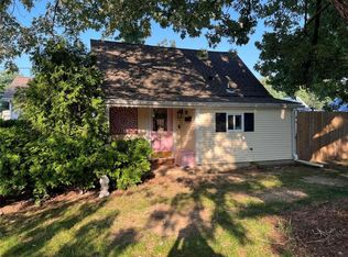 88 Oxford Ave, Warwick, RI 02889