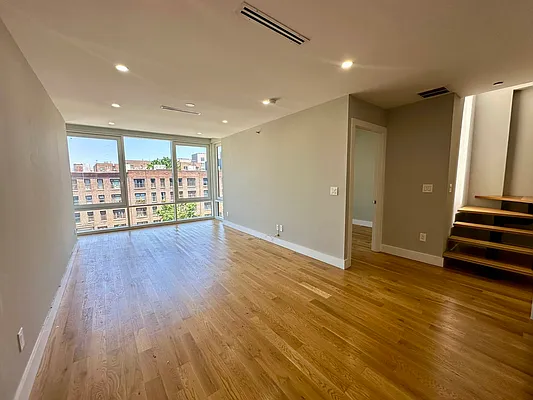 Rented by EXR | media 24