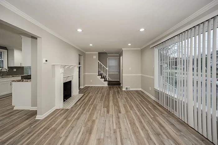 3 bed, 2.5 bath, 1314 sqft, $1,845 — Photo 3