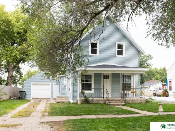 1719 N Nebraska Ave, York, NE 68467