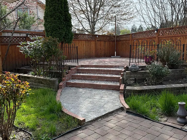 3176 NE Flintlock Pl — Photo 23