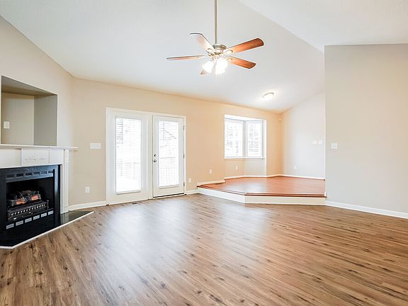 3rd image of 77 Smiths Creek Dr