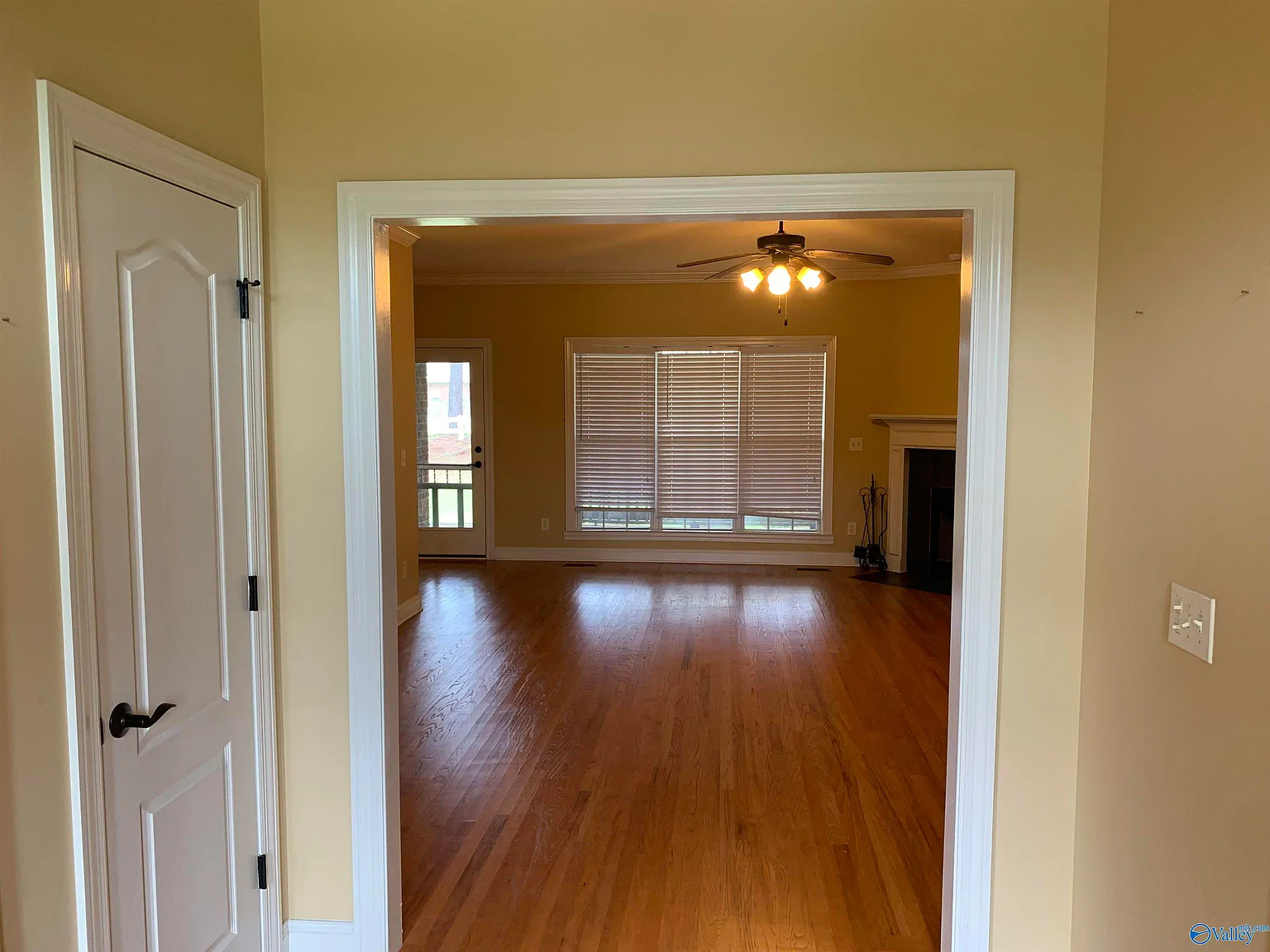 4 bed, 3.5 bath, 3110 sqft, $2,900 — Photo 2