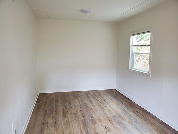 3rd image of 1717 1/2 11th St