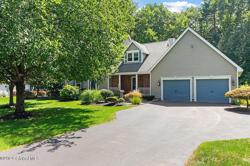 2nd image of 17 Timberwick Drive